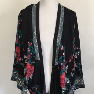 Flying Tomato Floral Kimono